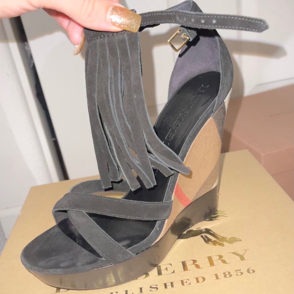 Burberry suede fringes minstead125 wedge sandal